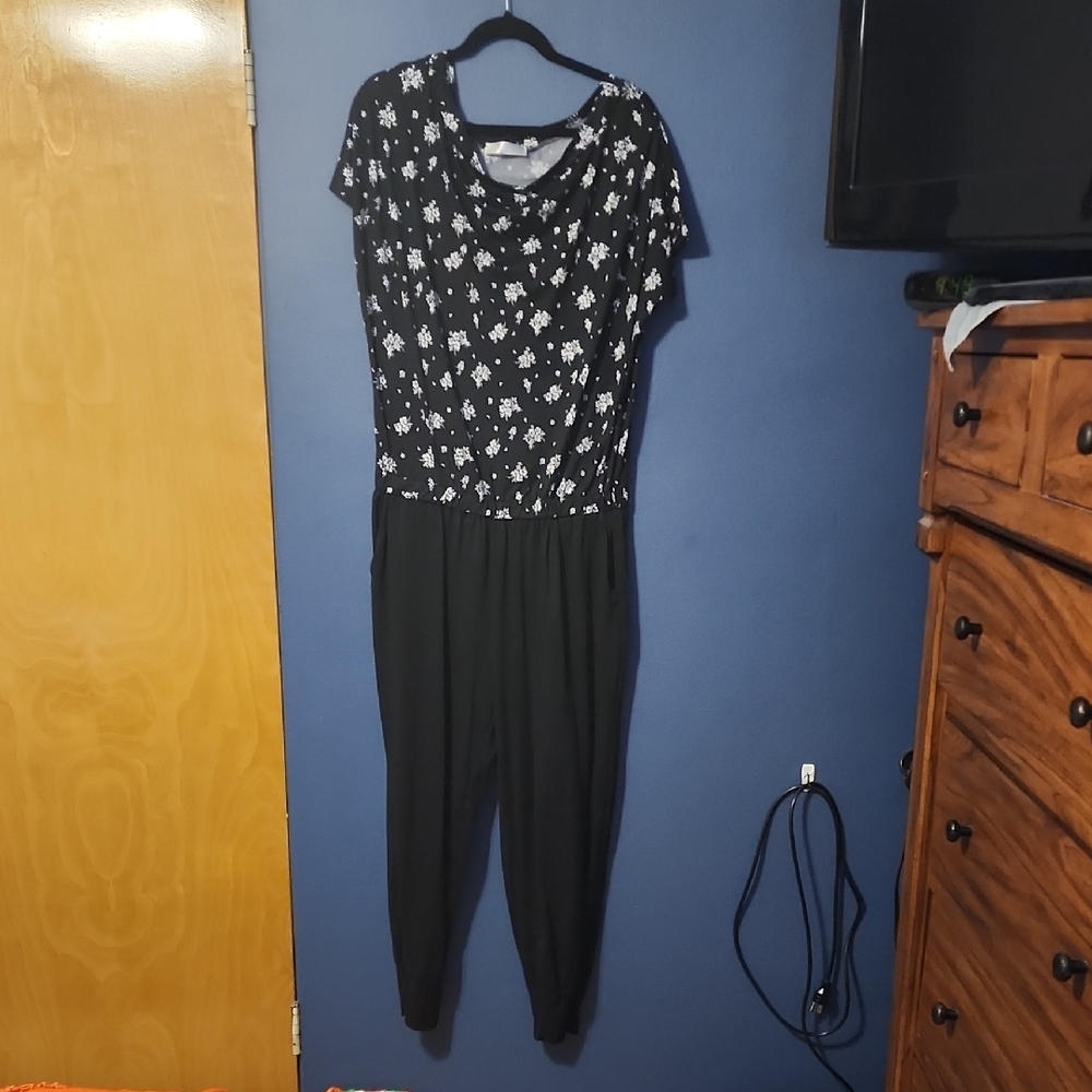 Trendy Boutique Black and White Floral Jumpsuit